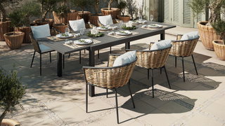 Dahlia Dining L